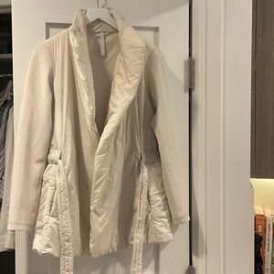 Lululemon tie waist jacket
Light weight puffer in body
So chic